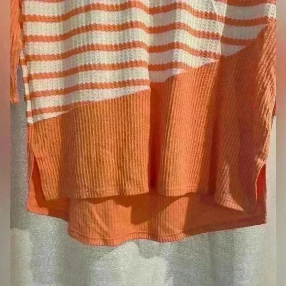 Women’s Orange C Active Quarter Sleeve Top - Picture 2 of 5